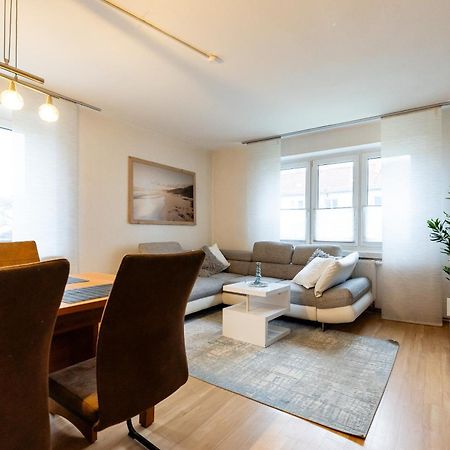 Moderne 4 Zimmer Wohnung Vollausgestattet Und Moebliert Halle  Luaran gambar